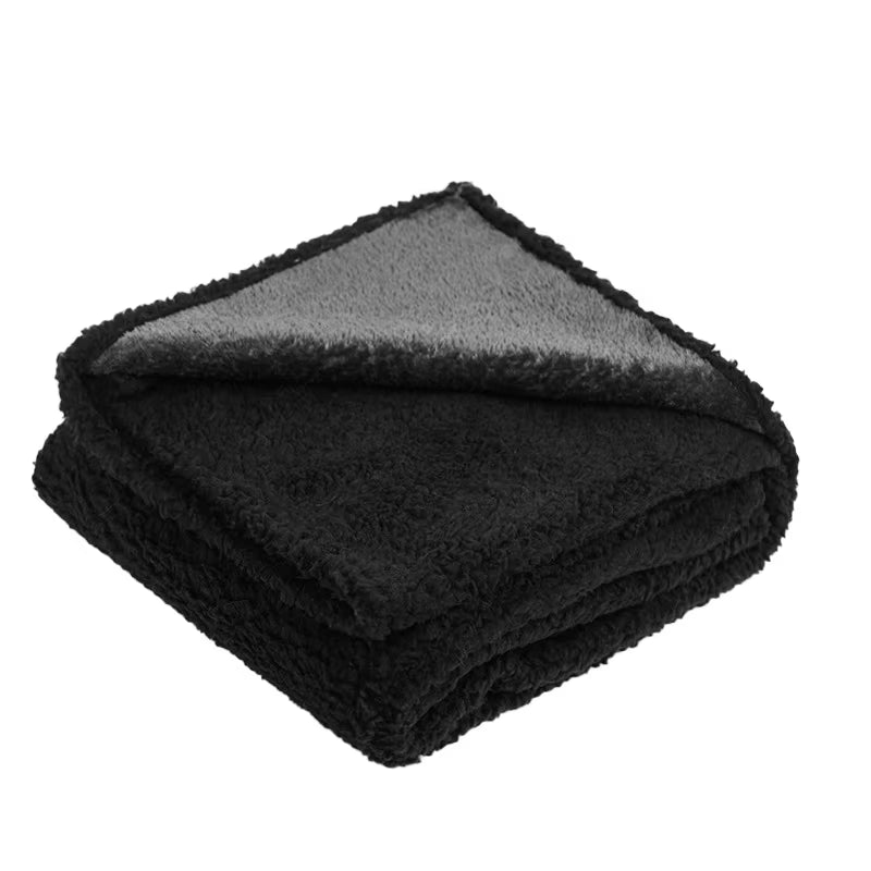 Soft Comfortable Warm Pet Sleeping Blanket Flannel Lambskin Dog Blanket Thicken Waterproof Cats and Dogs Mat Dog Accessories