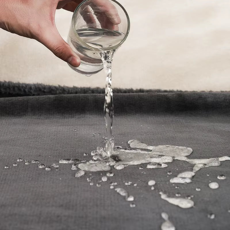 Soft Comfortable Warm Pet Sleeping Blanket Flannel Lambskin Dog Blanket Thicken Waterproof Cats and Dogs Mat Dog Accessories