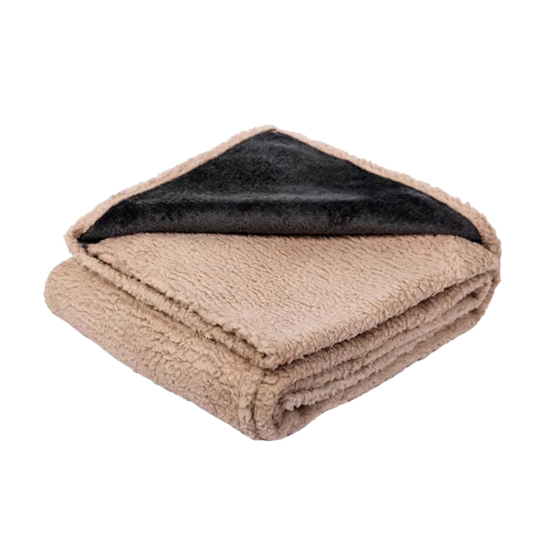 Soft Comfortable Warm Pet Sleeping Blanket Flannel Lambskin Dog Blanket Thicken Waterproof Cats and Dogs Mat Dog Accessories